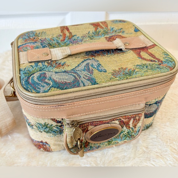 vintage Handbags - Vintage Horse Equestrian Tapestry Train Makeup Case